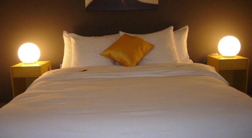 Hotel Au Boeuf Rouge Crassier Zimmer foto